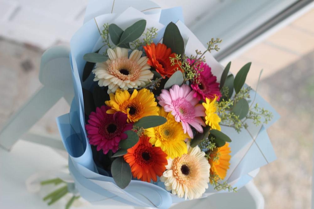 Букет цветов из: Герберы в Пласте