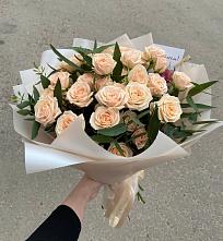 Букет Кремовые розы Латте в Пласте