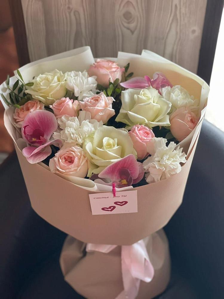 Букет цветов из: Орхидеи, Розы и Гвоздики в Пласте