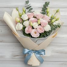 Букет цветов из:  Лизиантусы в Пласте