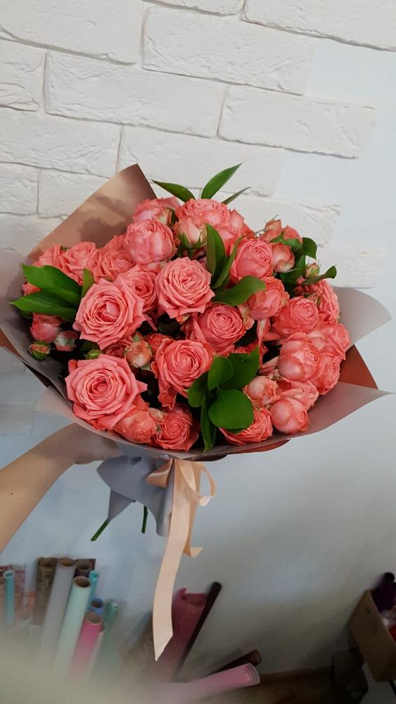 Букет цветов из: Розы в Пласте