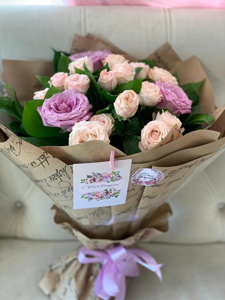 Букет цветов из: Розы в Пласте