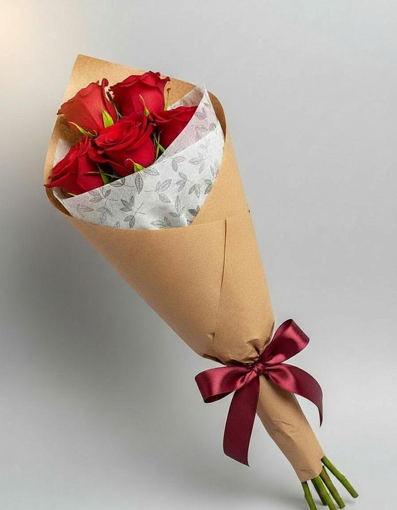 Букет цветов из: Розы в Пласте