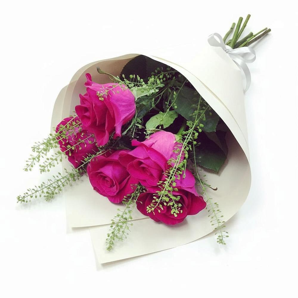 Букет цветов из: Розы в Пласте