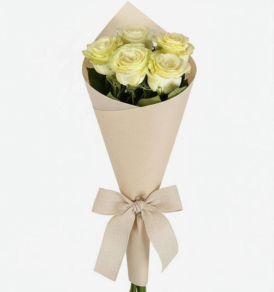 Букет цветов из: Розы в Пласте