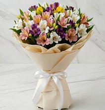Букет цветов из:  Альстромерии в Пласте