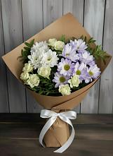 Букет цветов из:  Хризантемы и Розы в Пласте