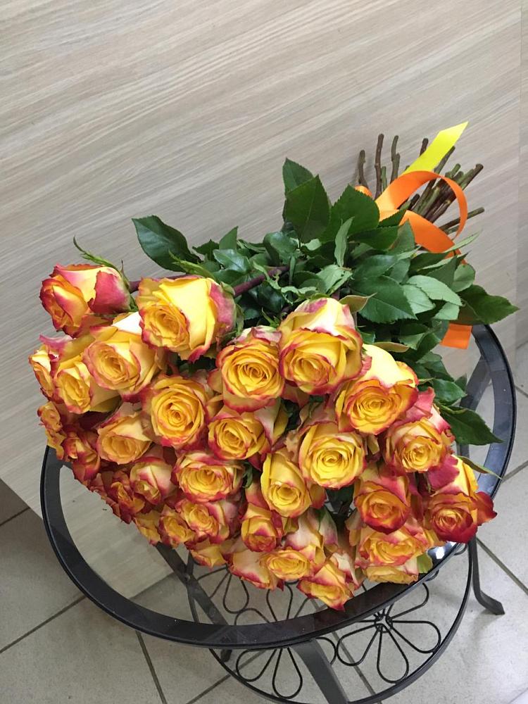 Букет Желтые розы в Пласте