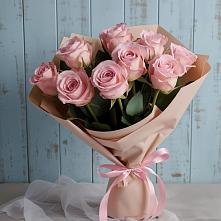 Букет цветов из:  Розы в Пласте