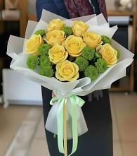 Букет цветов из:  Хризантемы и Розы в Пласте