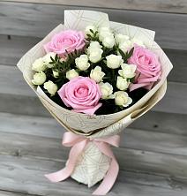 Букет цветов из:  Розы в Пласте