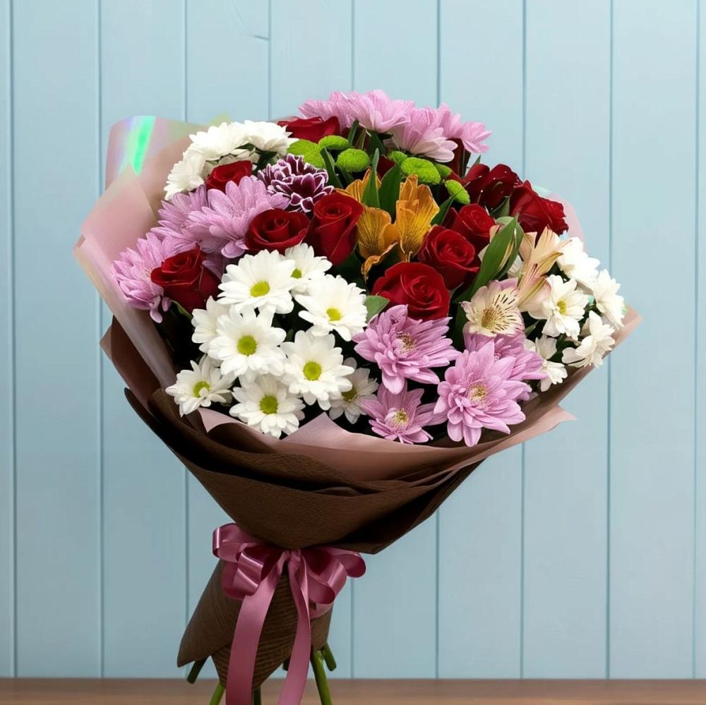 Букет цветов из: Розы, Хризантемы и Альстромерии в Пласте