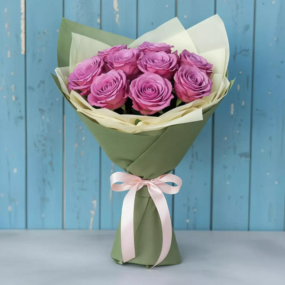 Букет Розы Фёрст Леди в Пласте