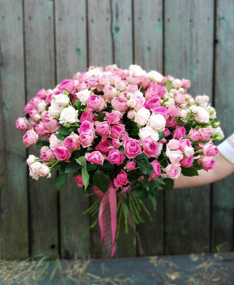 Букет Розовые кустовые розы Натали и Лав Лидия в Пласте