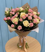 Букет цветов из:  Розы в Пласте