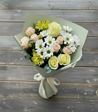 Букет цветов из:  Альстромерии, Розы и Хризантемы в Пласте