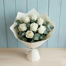 Букет Белые розы в Эвкалипте в Пласте