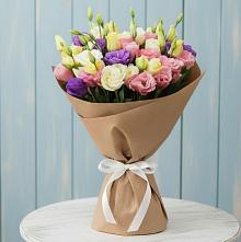Букет цветов из:  Лизиантусы в Пласте