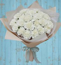 Букет цветов из:  Гвоздики в Пласте