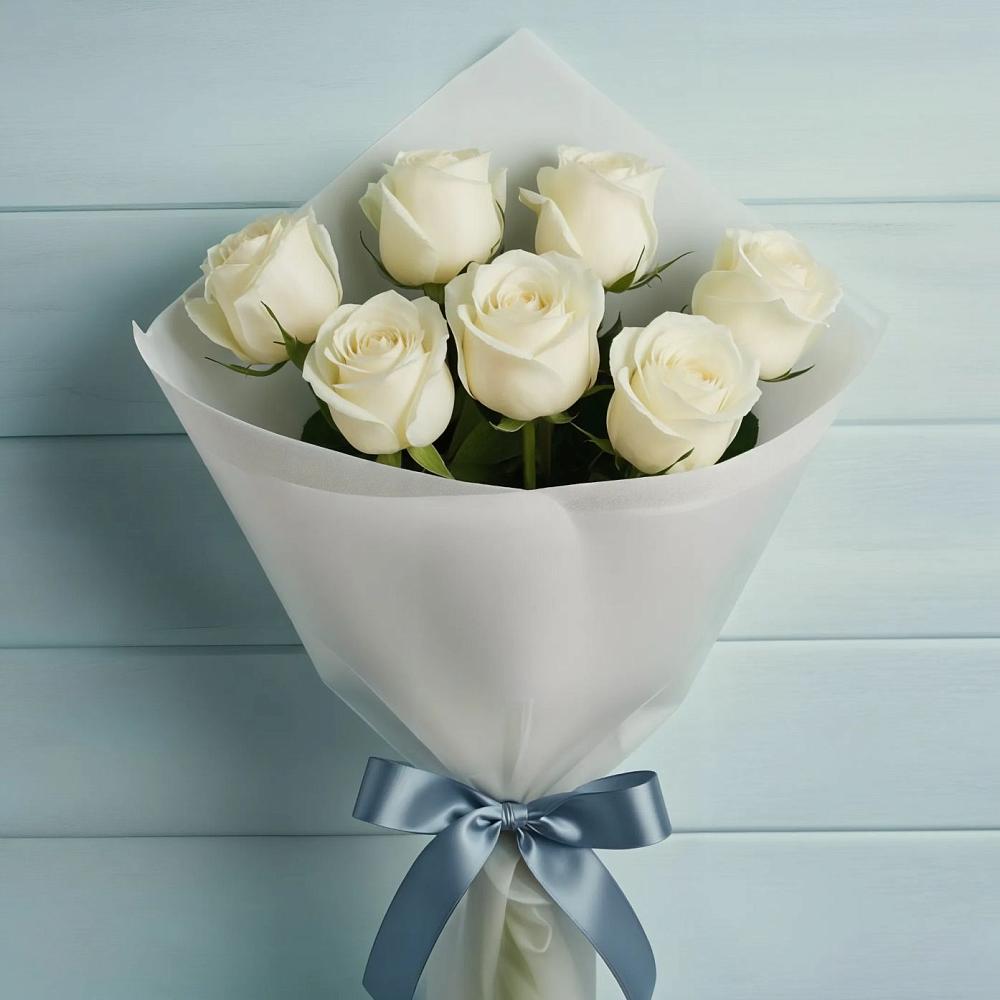 Букет 7 Белых роз Эдлесс Лав в Пласте
