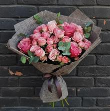 Букет цветов из:  Розы в Пласте