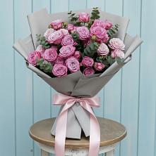 Букет цветов из:  Розы в Пласте